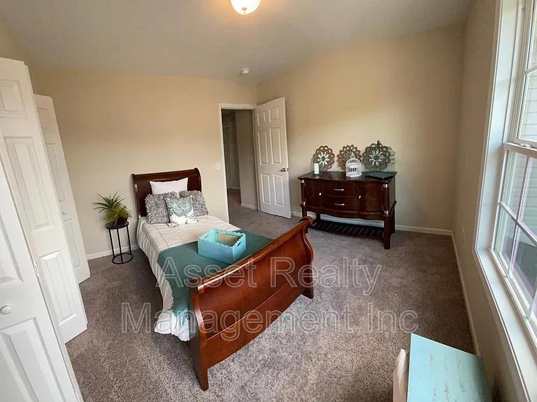 1160 Cloud View Dr — Photo 16
