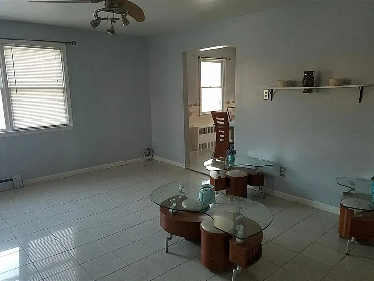 27 Ontario Ave — Photo 5