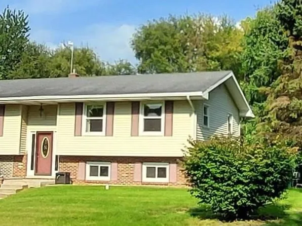 1911 La Vista Dr, Warsaw, IN 46580