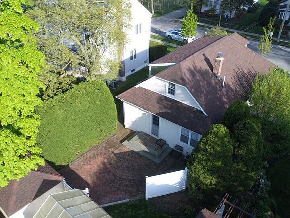 3rd image of 1089 Steele Blvd