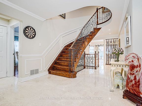 3rd image of 19 Baycliffe Rd