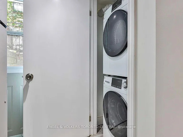 51B Fernwood Park Ave — Photo 8