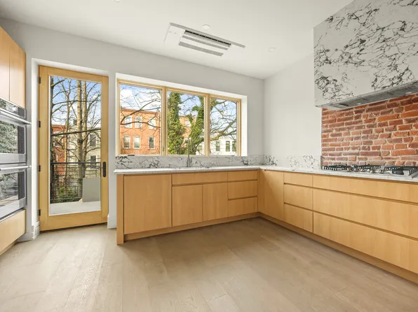 242 Albany Avenue image 1 of 10