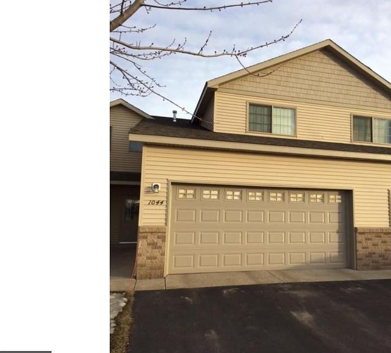 1st image of 1044 Manor Ct