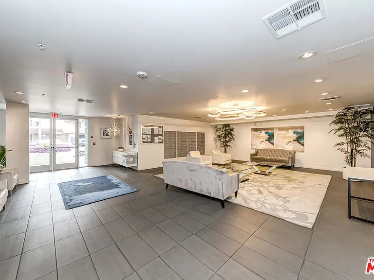 436 S Virgil Ave #Penthouse 1 — Photo 10