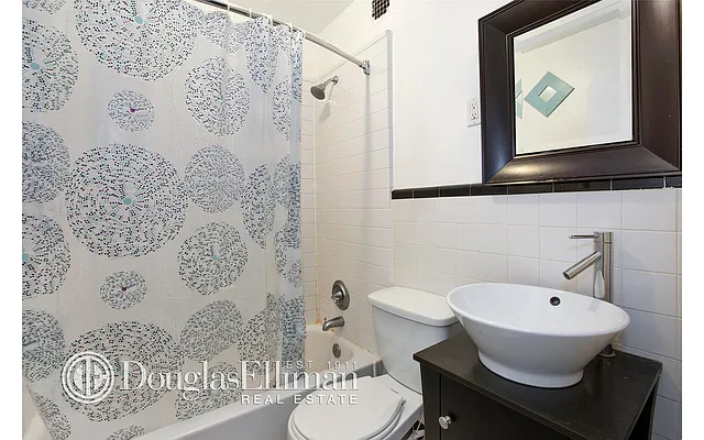 Rented by Douglas Elliman | media 16