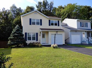 4 Cooks Ct, Waterford, NY 12188