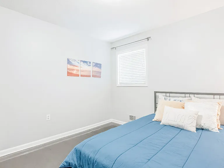 Sahara Dr SW — Photo 2