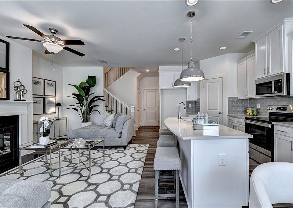 1st image of 2455 Honey Way