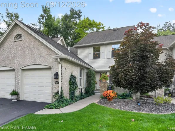 4436 Golf View Dr, Brighton, MI 48116