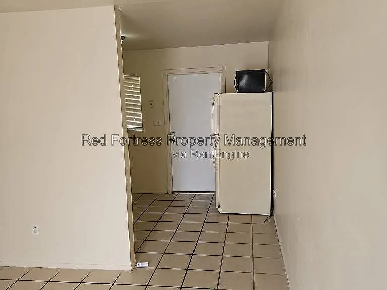 3816 Desoto Ave — Photo 2