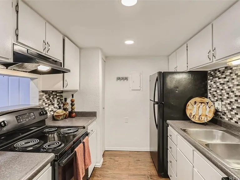14161 E Jewell Ave — Photo 2