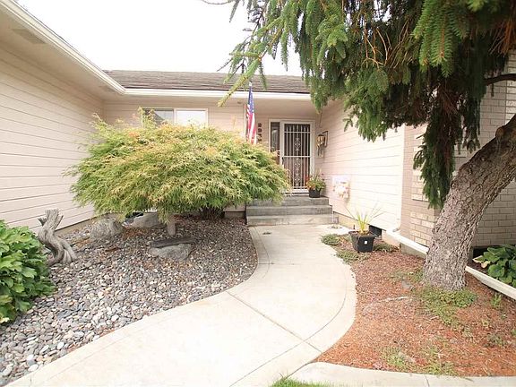 2nd image of 2922 S Keller Pl