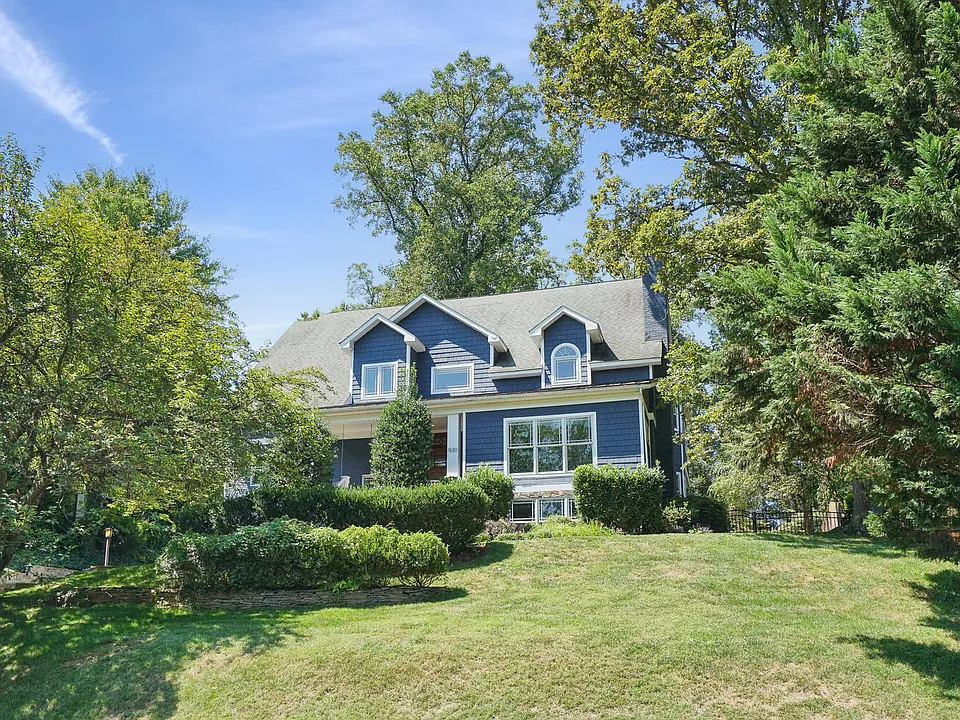 1530 Forest Villa Ln