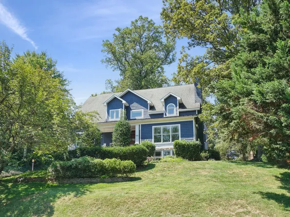 1530 Forest Villa Ln, Mc Lean, VA 22101