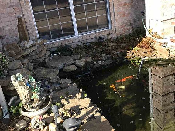 3rd image of 4741 Wemberley Dr