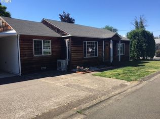 552 W Center St, Roseburg, OR