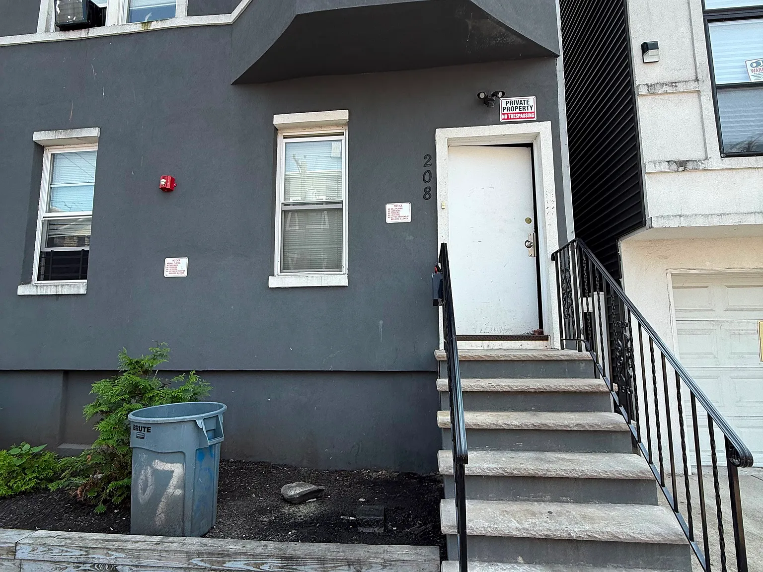 3 bed, $1,841 — Photo 2