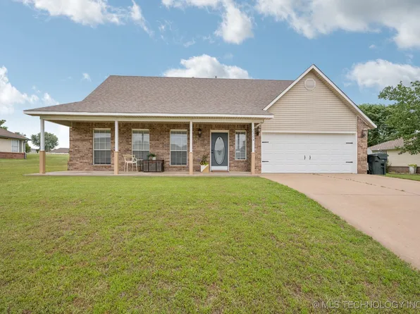 2504 SW Wolf Run Dr, Claremore, OK 74019