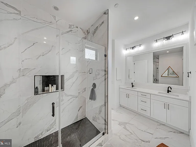 1462 Chapin St NW #8 — Photo 24