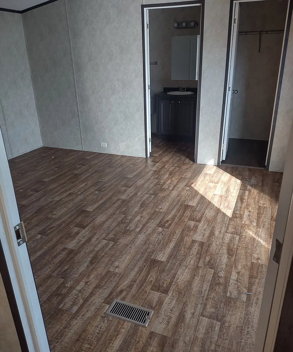 3 bed, $875 — Photo 3