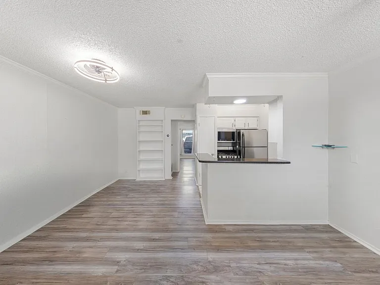 2401 Manor Rd #123 — Photo 10