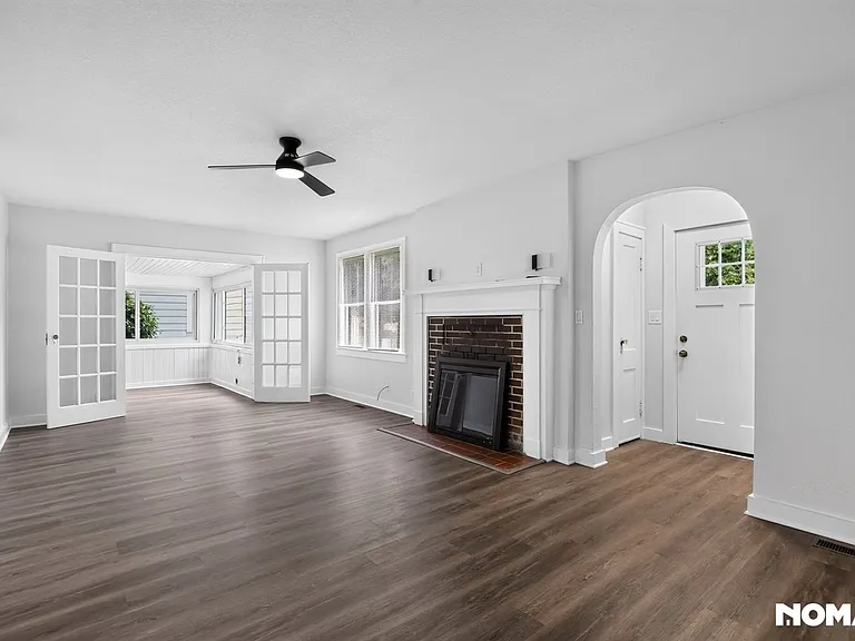 8 Charles St #A — Photo 2
