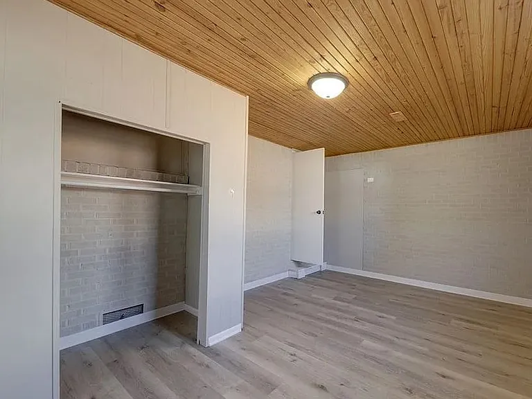 236 N Sunnyside Rd — Photo 16