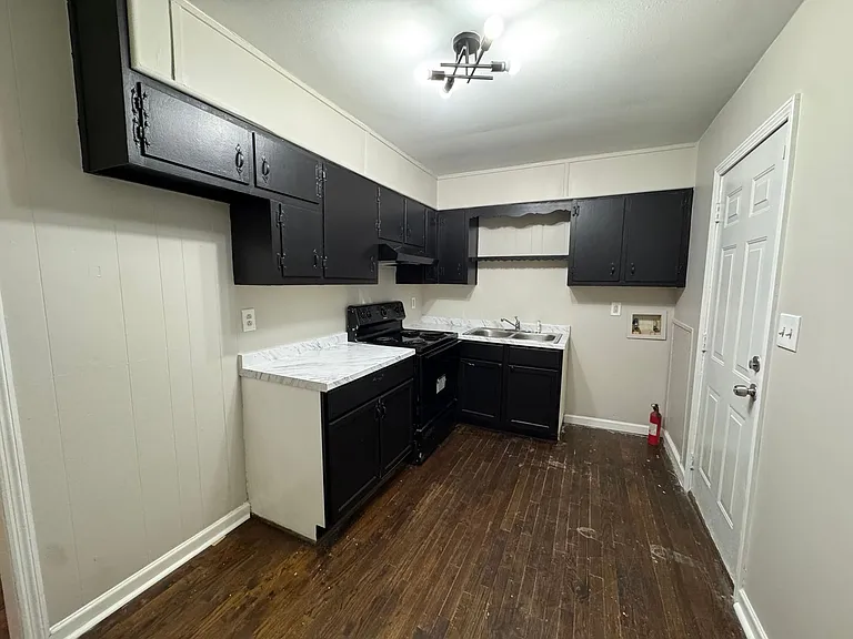 6243-6245 Vera Ln SW — Photo 3