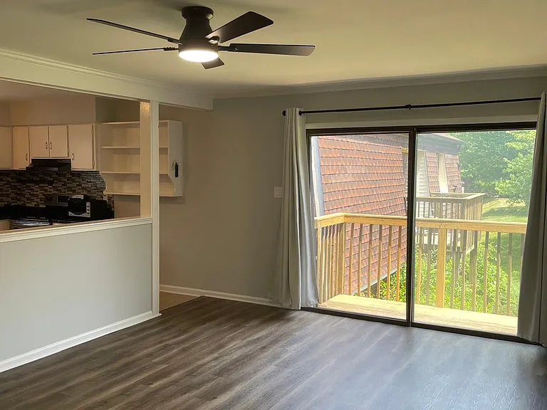 412 Meadow Woods Ln #412 — Photo 3