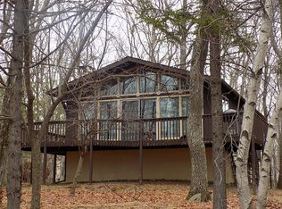 15 Williams Dr, Milford, PA 18337