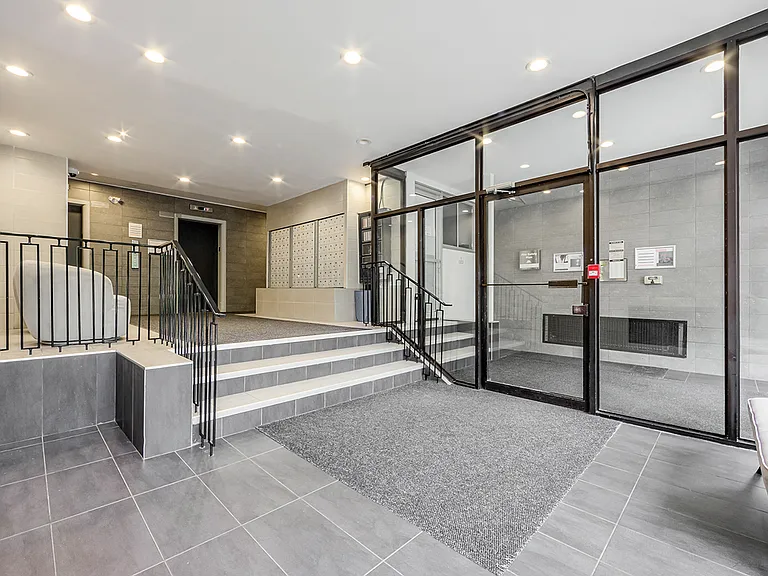 125 Lawton Blvd — Photo 1