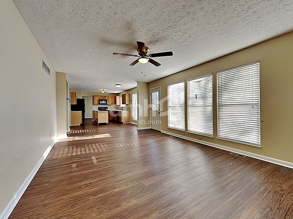 5th image of 25 Thorne Hill Dr