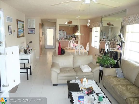 4th image of 298 SE 6th Ave APT 21
