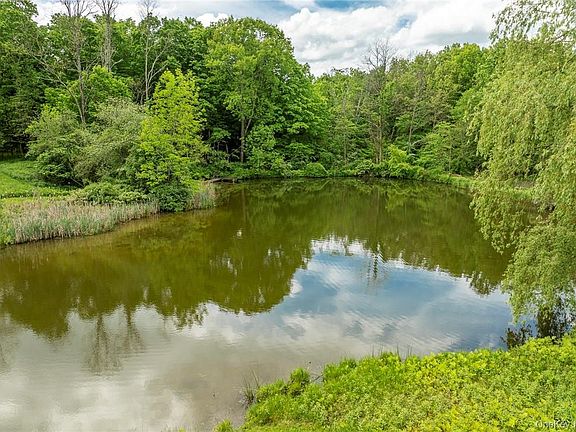 4th image of 1282 Hollow Rd