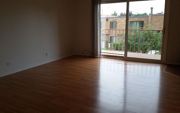 2nd image of 718 Tullamore Ct APT 2D