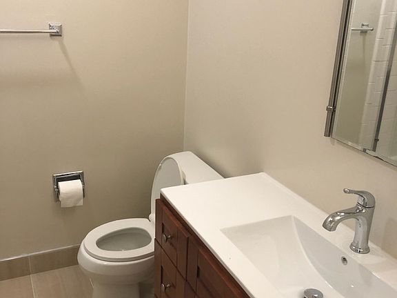 3rd image of 525 N San Mateo Dr APT 309