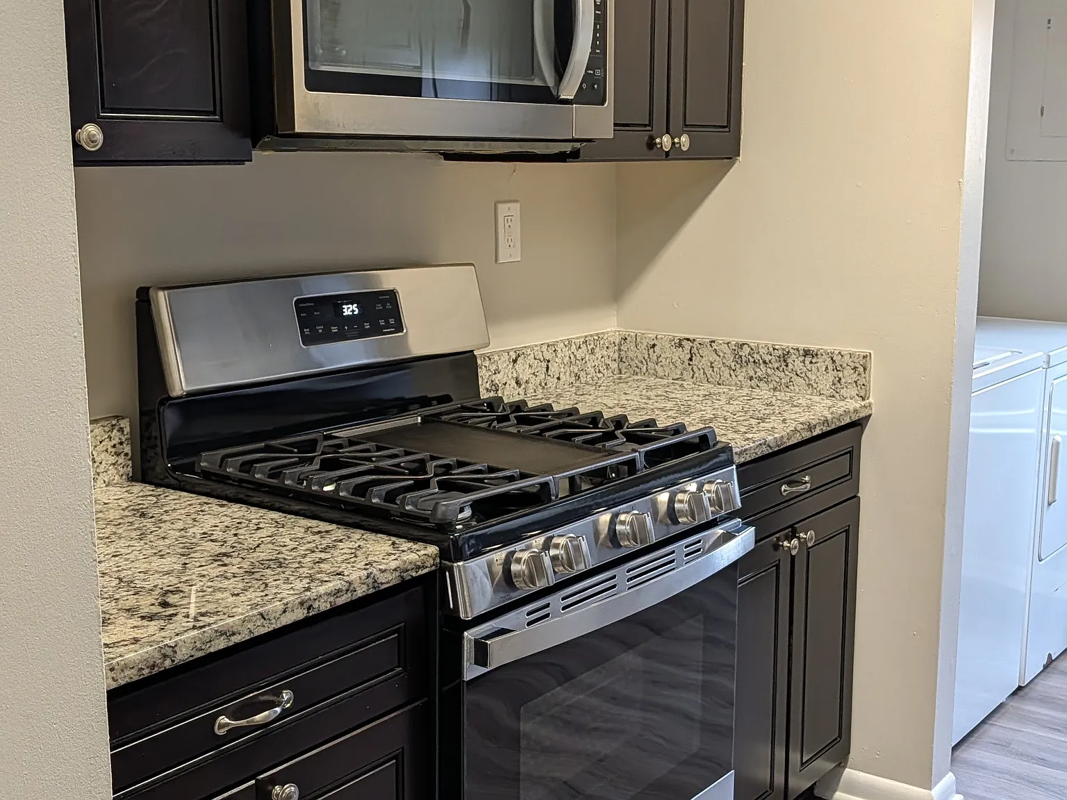 2 bed, 920 sqft, $1,195 — Photo 3