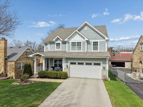 811 Michigan St, Wheaton, IL 60187