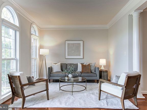 3rd image of 4084 Clovet Dr #31
