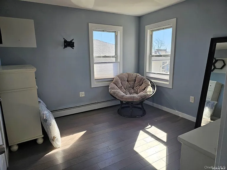 146 Kingston Blvd — Photo 10
