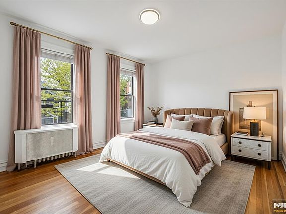 5th image of 270 Harrison Ave APT 210