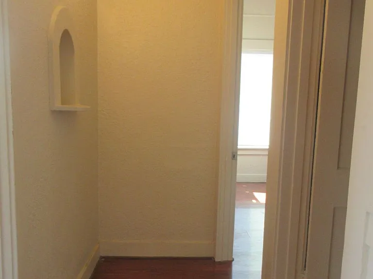 257 S Shasta St — Photo 6