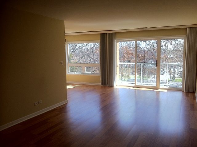1st image of 1635 N Milwaukee Ave APT 401