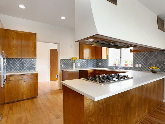 4th image of 1923 Silverwood Ln