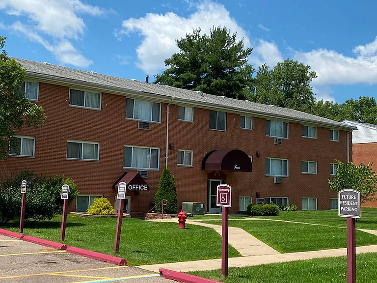 Old Orchard Apartments — Photo 4