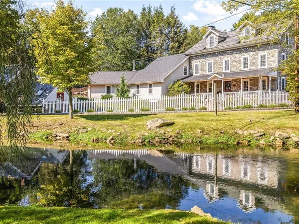 3677 Township Line Rd, Bethlehem, PA 18020