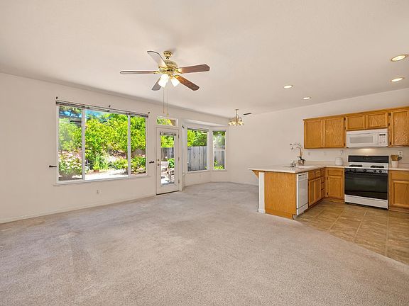 4th image of 3807 Coldwater Dr