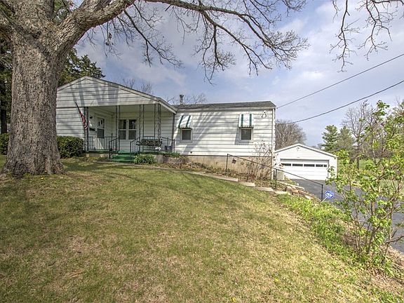 2nd image of 3720 E Lake Shore Dr