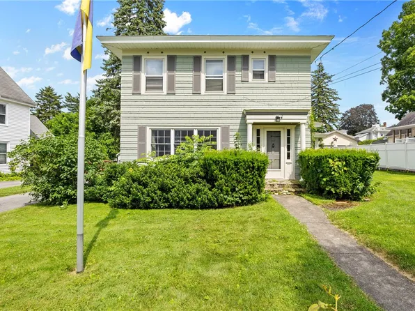 9 Grove St, Shortsville, NY 14548